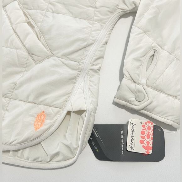 NWTS Free People Movement Packable Puffer Jacket- oversized Small.Crème/Chevron - Picture 8 of 14